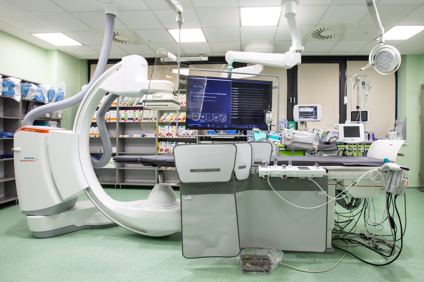ARTIS icono, najmodernejší kardio-angiograf v strednej Európe, využíva umelú inteligenciu na stanovenie pracovných postupov pri terapeutických výkonoch.